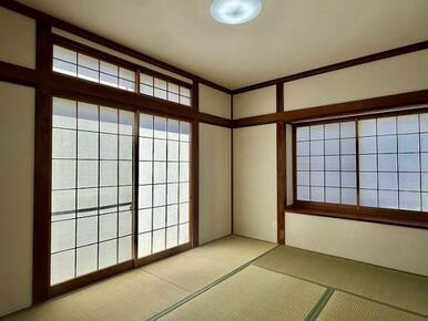 「和室」畳表替え、襖・障子張替え済みで快適です。