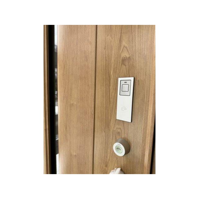 玄関ドア新品交換済み。