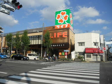 ライフ新桜台駅前店