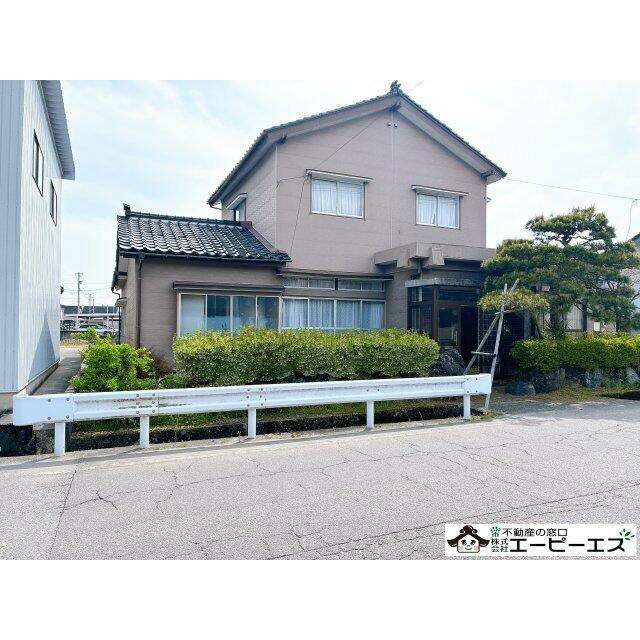 敷地は約187坪！ゆったりした日当たりのよいお家です！