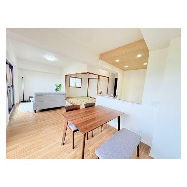 「ニトリの家具付き物件」LDK襖を開けると開放的な空間に変わります。