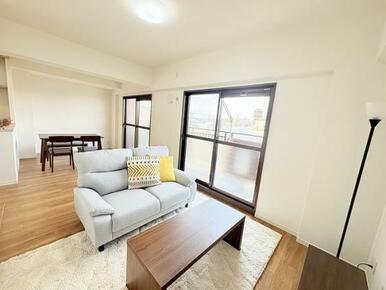 「LDK約12.3帖」ニトリの家具付き物件です。