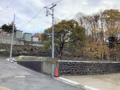 南側に隣家はございません。北西より撮影