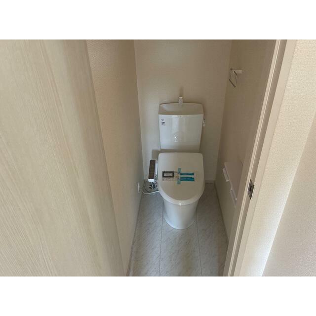 見落としなしで隅々チェック。トイレは家を映す鑑となります。（2号棟）