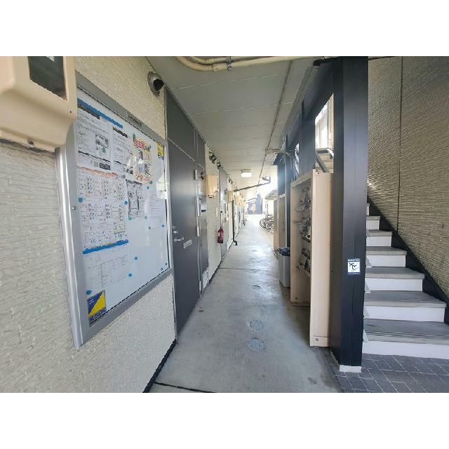 1F廊下　階段