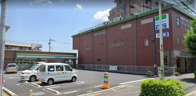ファミリーマート三郷駅南店