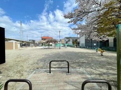 氷川第２児童遊園：約150ｍ