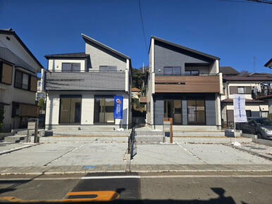 外観写真（左:1号棟 右:2号棟）（R7.12.13）