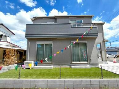 【庭】「地震に強い家」を飯田産業オリジナルの「I.D.S工法」で実現しました。お客様に安心して暮らすことができる住まいを提供いたします。