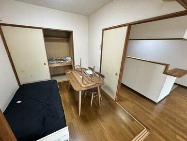 ※写真の荷物は撤去いたします。