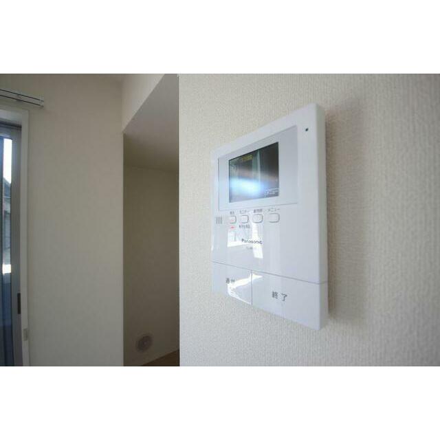 来訪者のお顔を確認できるカラーモニター付きインターホン