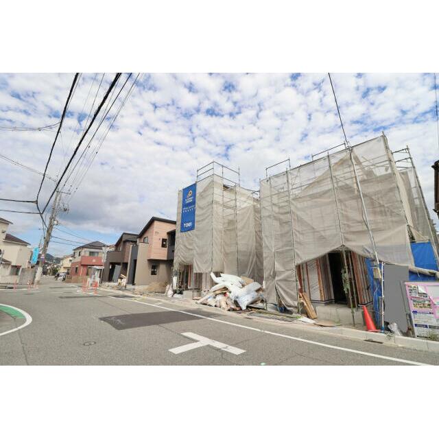 【前面道路含む現地写真】