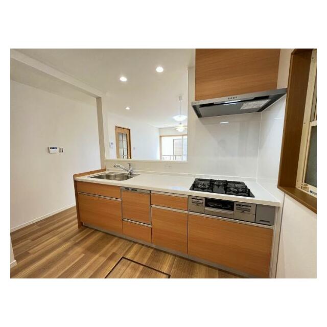 「システムキッチン」新品に取り替えております。