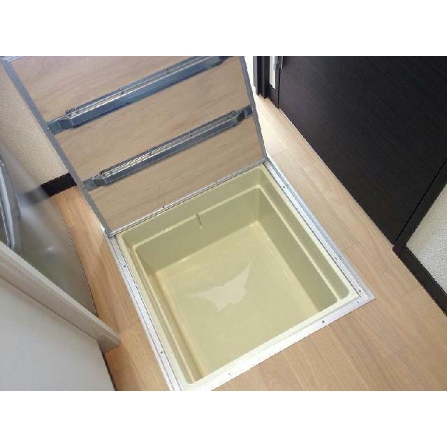 キッチンに便利な床下収納