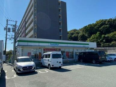 ファミリーマート　折尾堀川町店