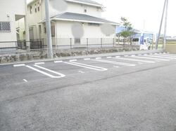 （106）駐車場