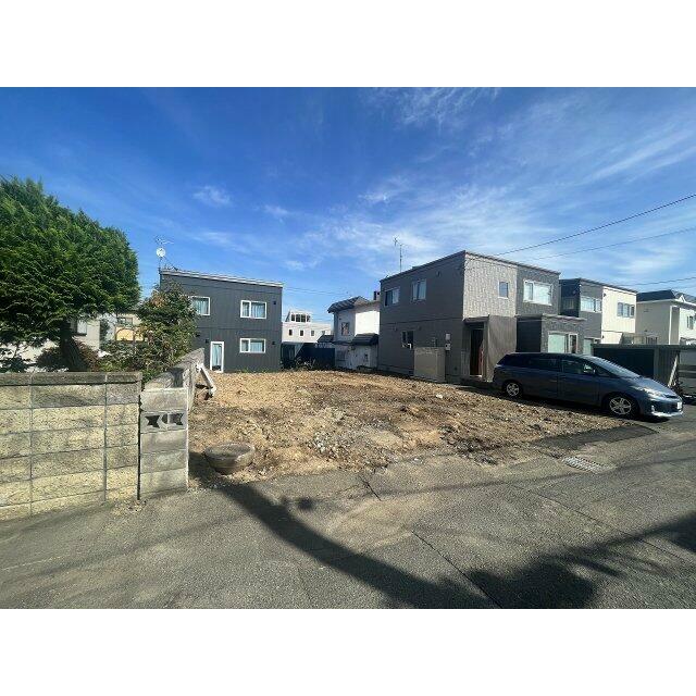 西側より本物件を撮影