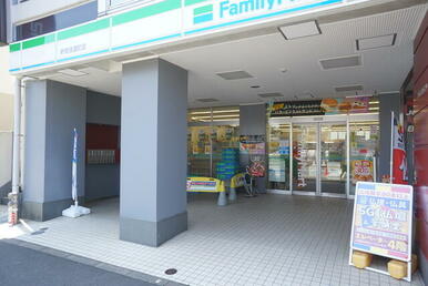ファミリーマート新宿信濃町店