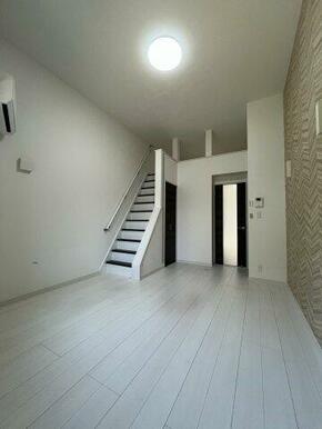 天井高があるので開放感がございます（※写真は102号室のもの）