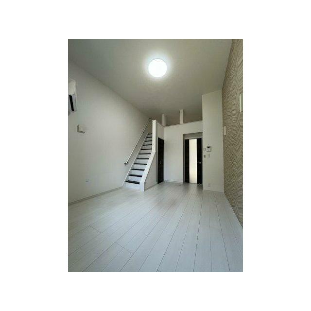 天井高があるので開放感がございます（※写真は102号室のもの）