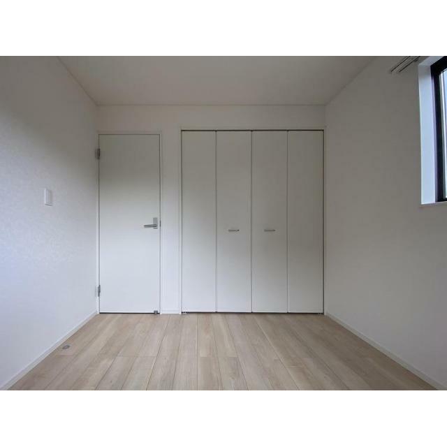 シンプルな洋室だからお客様好みのお部屋にカスタマイズ可能です