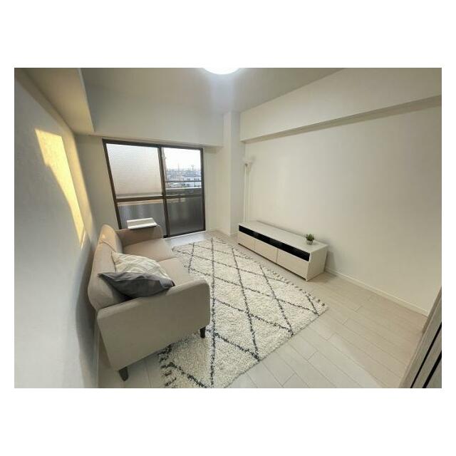 西側洋室_ニトリ家具設置しております（3）