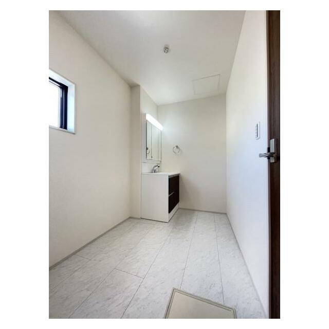 朝の準備・毎日の洗濯・帰宅後のお風呂と大活躍の洗面スペース＾＾