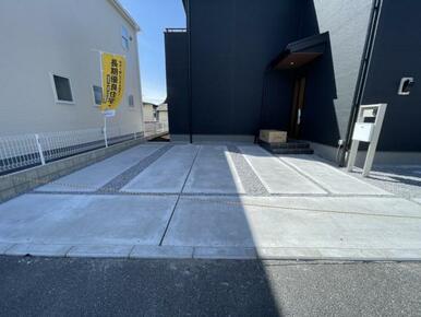 カースペース2台！並列駐車もできます＾＾