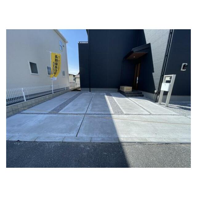 カースペース2台！並列駐車もできます＾＾