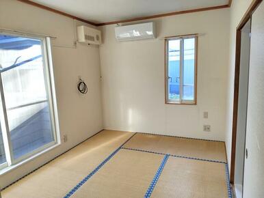 和室６帖、居室２部屋は明るい２面採光