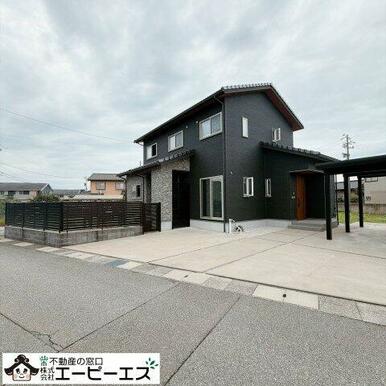 約5年経過しても新築同様の美邸です！角地ならではの開放感が魅力！