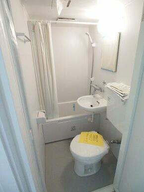 新品バスルーム。