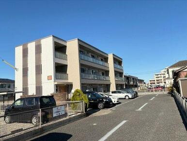 積水ハウス施工の３階建て重量鉄骨造の賃貸住宅『シャーメゾン』