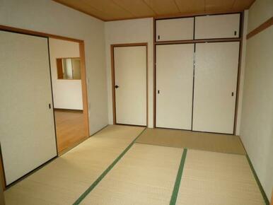 ＬＤＫの隣の和室です♪