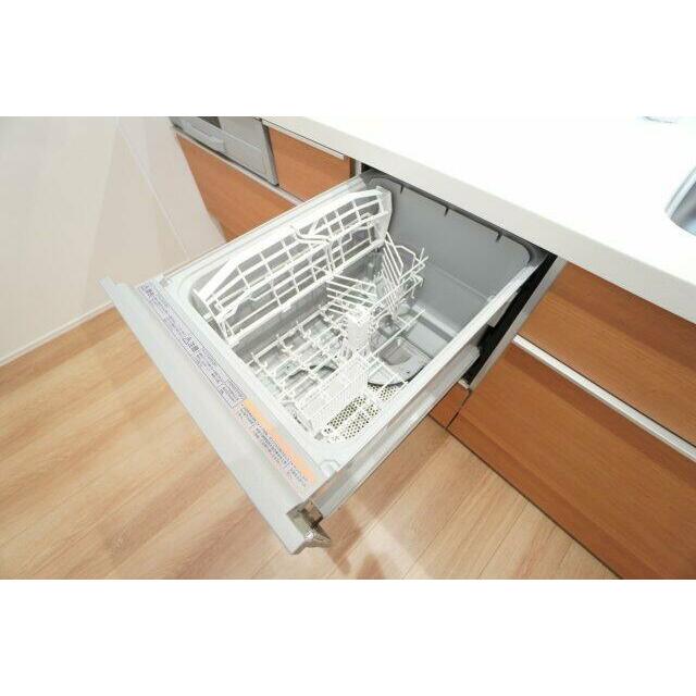 食器洗浄乾燥機です。面倒な食器洗いもお任せ♪
