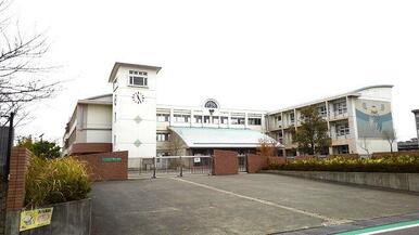 下郡小学校