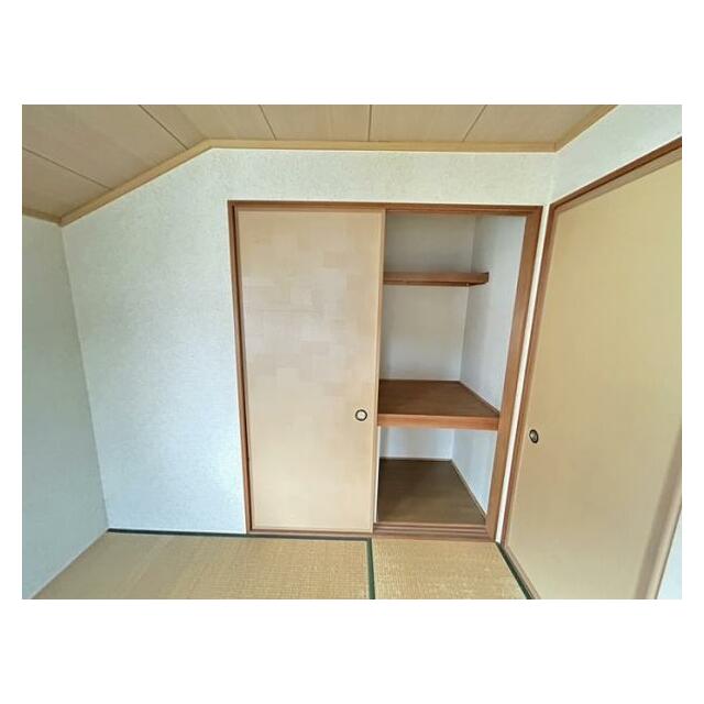 2階6帖和室収納