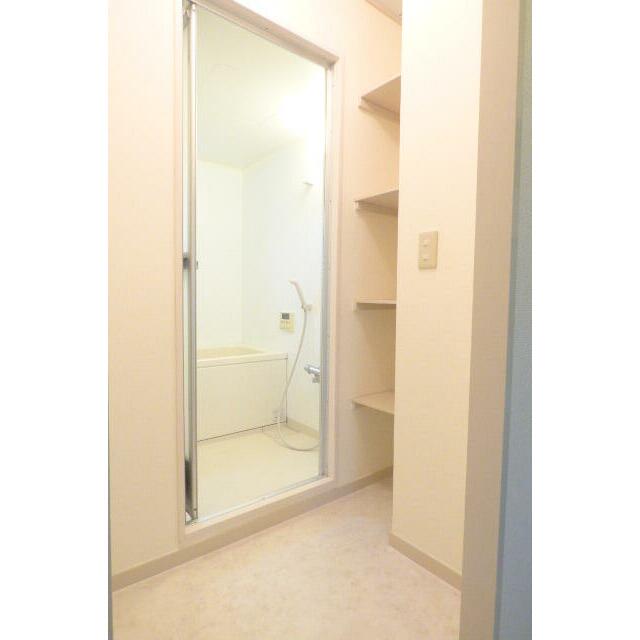 ★脱衣所に棚もついています★