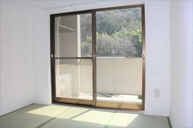 畳の香りがする和室です。
