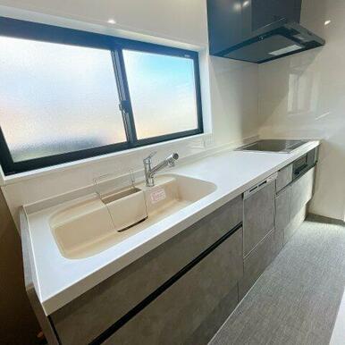 食器洗い乾燥機付きのキッチン