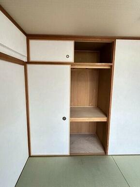 「和室」和室にも収納ございます。