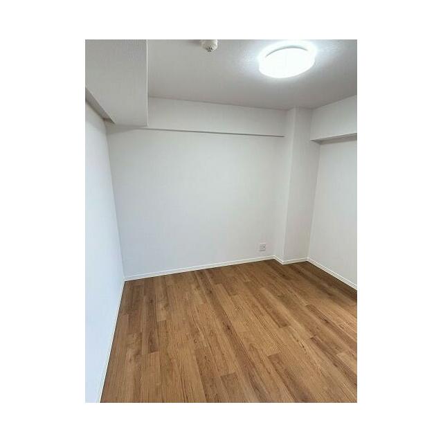 「洋室」約6.1帖の洋室です。