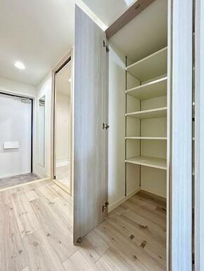 「廊下」収納付き