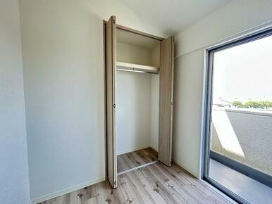 「洋室約4.1帖」クローゼット収納付き