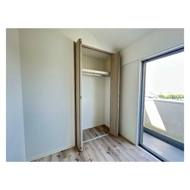 「洋室約4.1帖」クローゼット収納付き