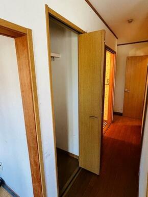 「収納」1階廊下収納スペースございます。