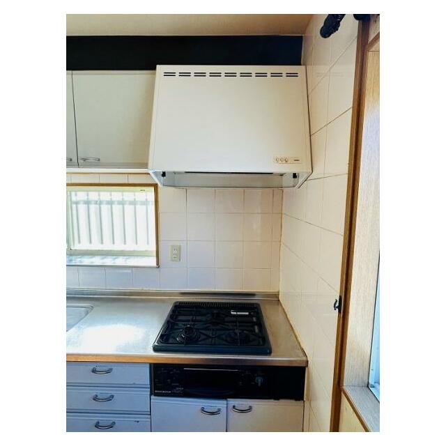 「キッチン」コンロ、レンジフードクリーニング済みです。