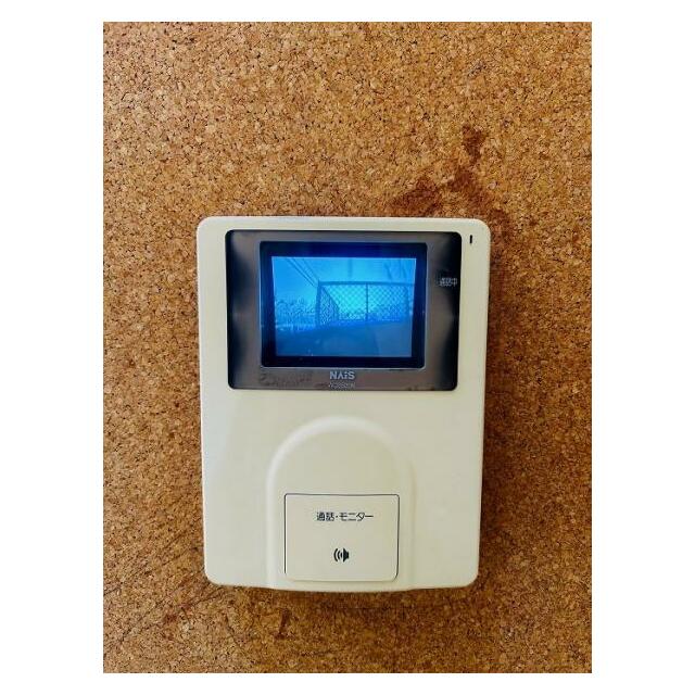 「インターホン」モニター付きインターホンで安心です。