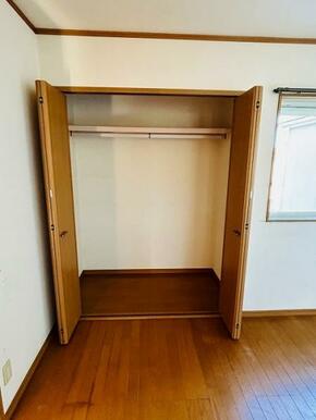 「洋室」東側約6帖洋室の収納スペースです。