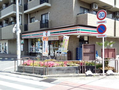 セブンイレブン日進駅西店